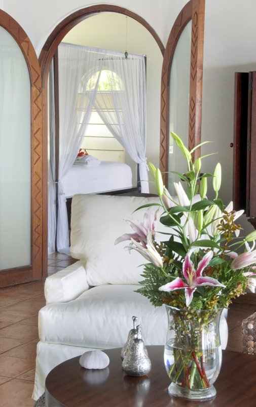 17a_chairlilies_1
